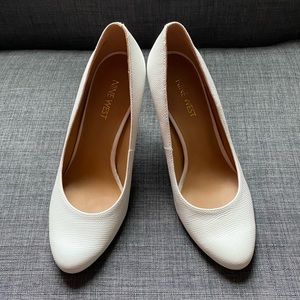 NEW - Nine West White Pumps (Size 6.5)